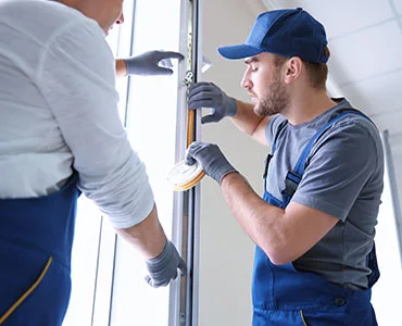 glass repair experts in Brownsville, FL
